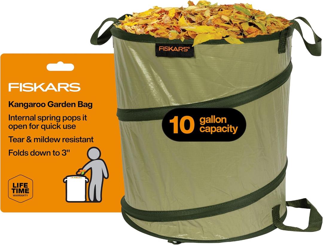 Fiskars Kangaroo Collapsible Garden Bag for Yard Waste, 10 Gallon Reusable Container for Lawn Care and Gardening