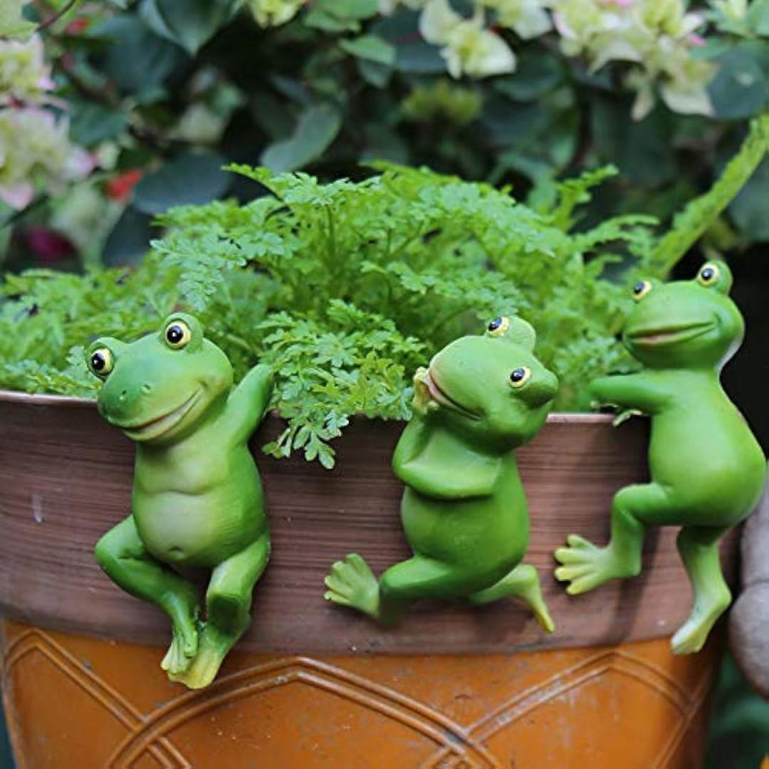 LANDOR Set of 3 Cute Frog Figurines Hanging Animal Statue, Resin Pot Climbing Sculpture Outdoor Statues Ornaments Décor for Flower potFence, Yard Art Patio Lawn House (3 frogs)