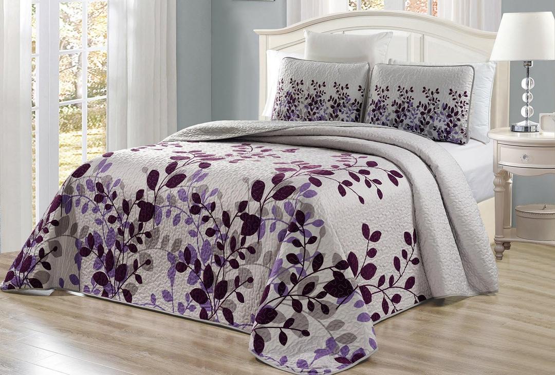 GrandLinen - 3-Piece Fine Printed Oversize (118 X 95) Fresca Quilt Set Reversible Bedspread Coverlet King/Cal King Size Bed Cover (Purple, Grey, Vine)