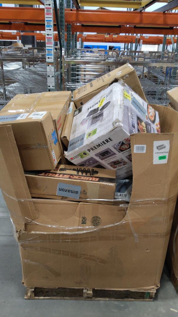 Pallet of Salvage Items Pallet of Salvage Items