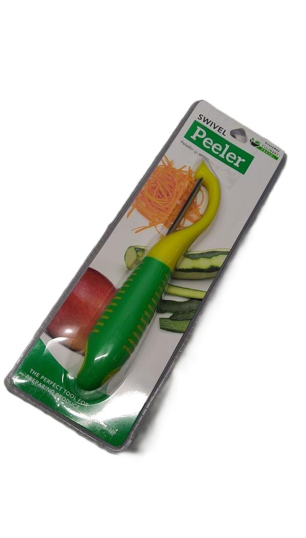 Swivel peeler
