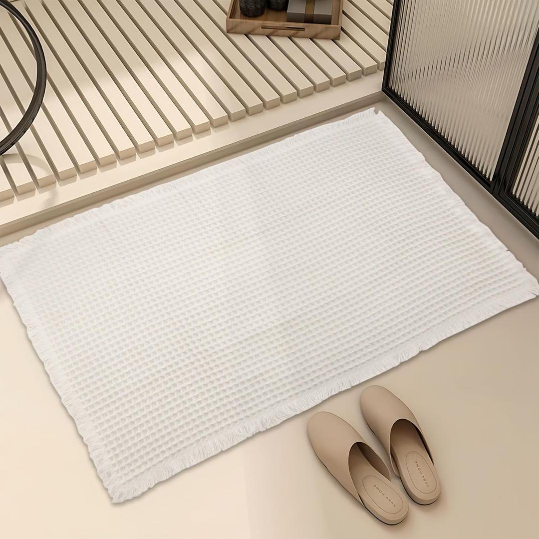 Waffle Bath Mat Rug, 20" x 32" Super Absorbent Non Slip Bath Mats for Bathroom Floor, Ultra Soft Bathmat Machine Washable Bathroom Rugs with Tassels, White