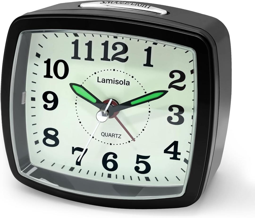 Small Battery Alarm Clock for Bedrooms, Analog Travel Clocks, Bedside Desk Table Clock for Room Decor, Slient, Big Numbers for Seniors, Gently Ascending Alarm for Heavy Sleepers, Black