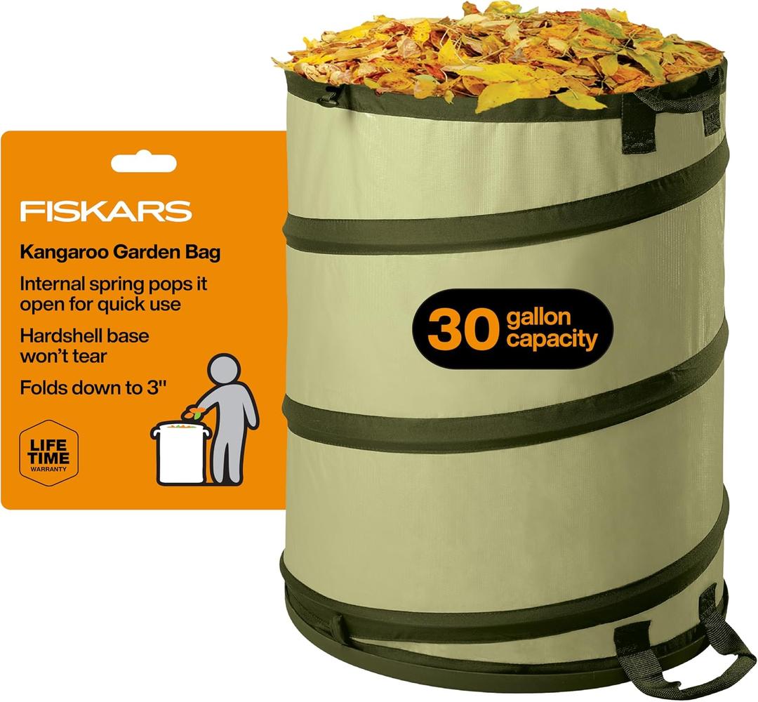 Fiskars Kangaroo Collapsible Garden Bag with Heavy Duty Hardshell Bottom for Yard Waste, 30 Gallon Reusable Container for Lawn Care and Gardening (Green)