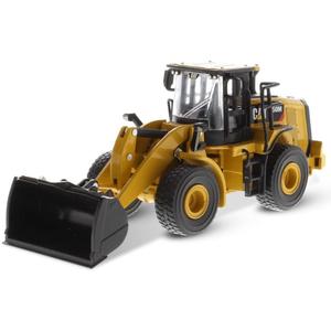 1/64 Hybrid Collection Series CAT 950M Wheel Loader Long Fork & Bucket (2 logs Included)