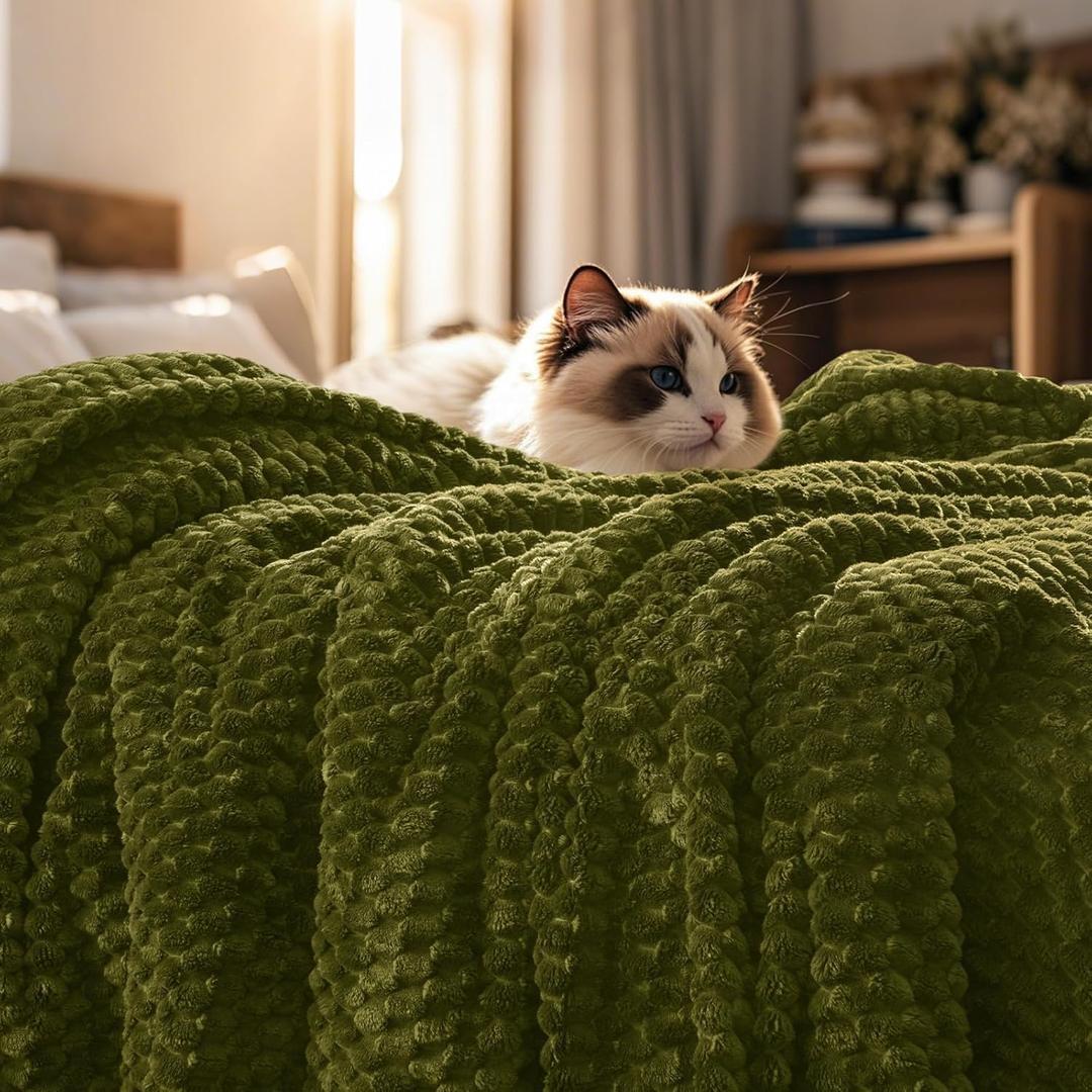 PHF Ultra Soft Flannel Fleece Blanket King Size, Lightweight 3D Jacquard Fleece Blanket, No Shedding, No Pilling, Luxury 340GSM Aesthetic Fluffy Cozy for Bed Room Decor, 108"x90", Olive Green