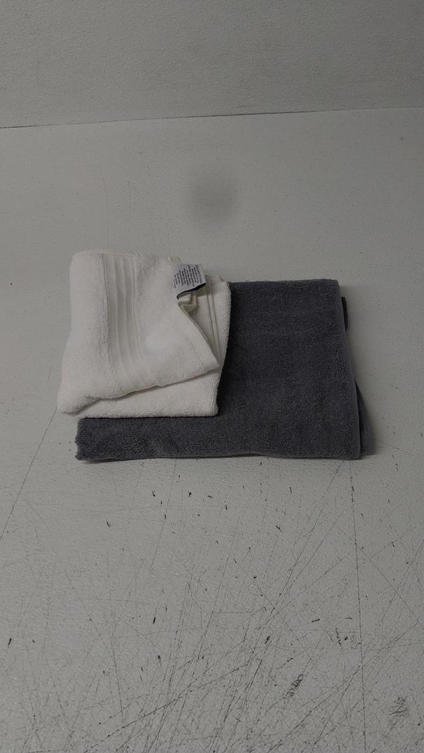 Set Of 2 Towels White 16x26 And Grey 26 x 40