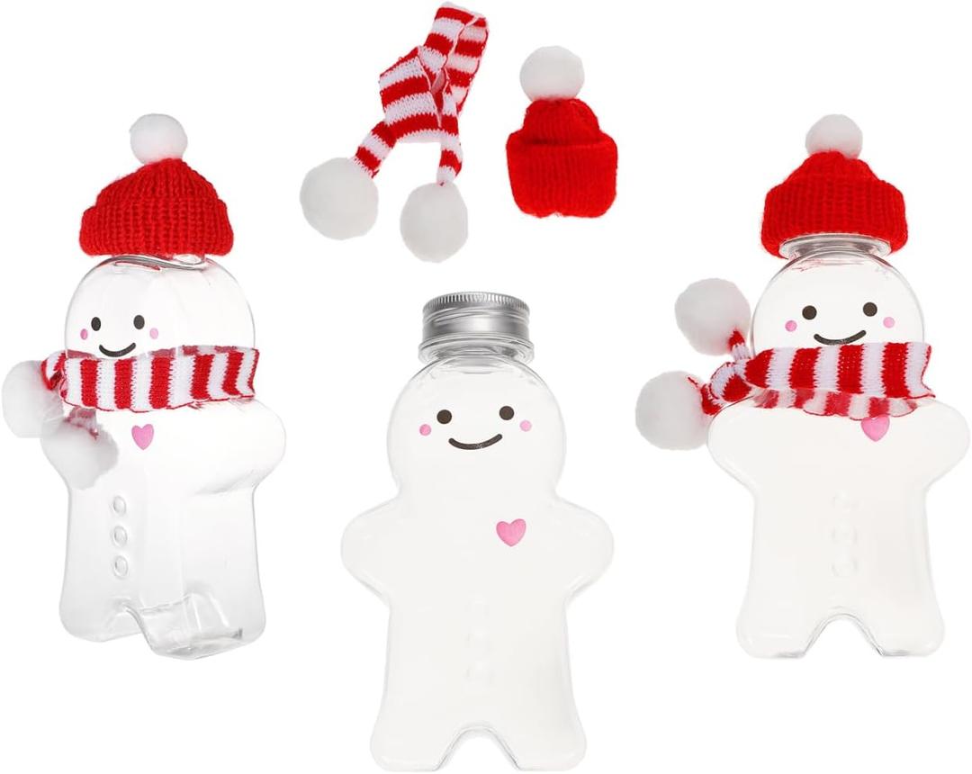 Kisangel Christmas Gingerbread Man Drink Bottles Gingerbread Container 3 Pack 350Ml Clear Reusable Juice Cups with Leakproof Caps and Festive Mini Hats and Scarves for Holiday Parties