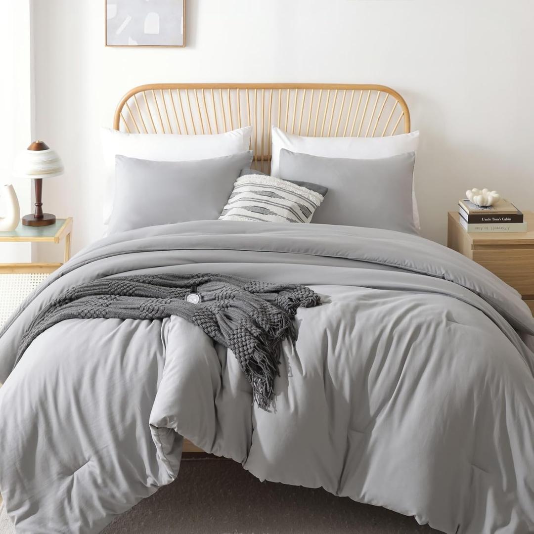 ROSGONIA Queen Comforter Set, Grey, 3 Pieces Soft Bedding Quilt, Queen Comforter 90"x90"