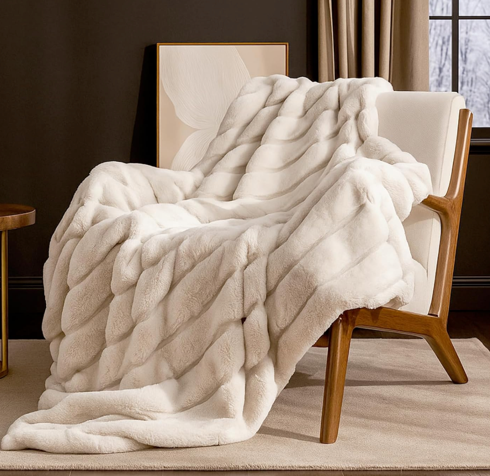 Cozy Bliss Faux Fur Throw Blanket for Couch, Jacquard Fuzzy Plush Soft Thick Winter Throw Blanket for Sofa Bed Living Room Bedroom50"x60." Beige
