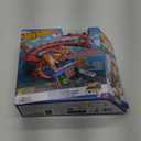 Hot Wheels Toy Car Track Set City Scorpion Flex Attack & 1:64 Scale Police Vehicle, Bendable Tail Extends 2.6 Ft., Connects to Other Sets
