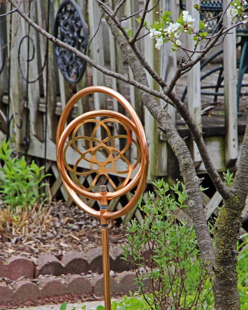 Lasnten 42.91" H Stainless Steel Butterfly Ornamental Sprinkler Spray for Yard Lawn Garden Landscape Watering Irrigation System Ornamental Sprinkler Decorative for Yard Greenhouse Flower Bed Art