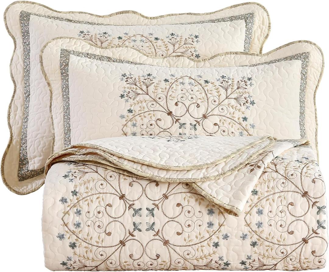 vctops Elegant Embroidered Quilt Set Farmhouse Patchwork Oversized Queen Size Reversible Bedspread Coverlet 3 Piece Cotton Quilted Bedding Set for All Season, 1 Quilt + 2 Pillow Sham (94x102 in)