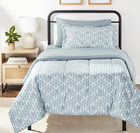 Amazon Basics Twin/Twin XL Comforter Bedding Set with Printed Sheets, 5-Piece, Gray Leaf, Lightweight Microfiber Bed-in-a-Bag, Machine Washable, Gray Leaf