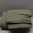 WRENSONGE Queen Quilt-3 Pieces Lightweight Bedspreads Olive Green Queen Size Quilt Bedding Set for All Seasons, Soft Summer Coverlet with 2 Pillow Shams Suitable for Bed & Couch (Full/Queen (90"x 94"))