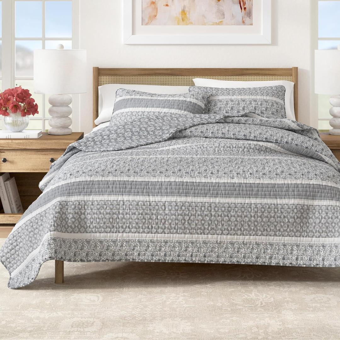 Great Bay Home Striped Quilt Set - 3-Piece Full/Queen Size Paisley Bedding Set - Lightweight, All-Season, Reversible Bedspread (Grey)
