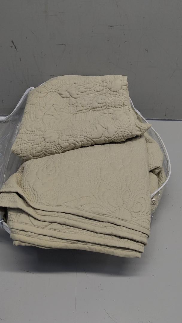 Queen Quilt Set