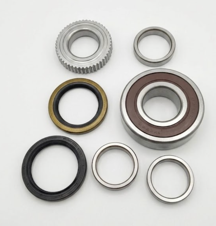 Czomoizc 903R63-40068 43517-35010 90310-50006 9031354001 4351735010 Rear Wheel Bearing Seal Kit Compatible with Toyota T100 Tundra Tacoma 4Runner