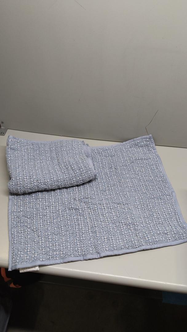 2 Kitchen Towels 26"X20"