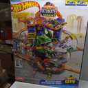 Hot Wheels Ultimate Garage Track Playset & 2 1:64 Scale Toy Cars​​​​