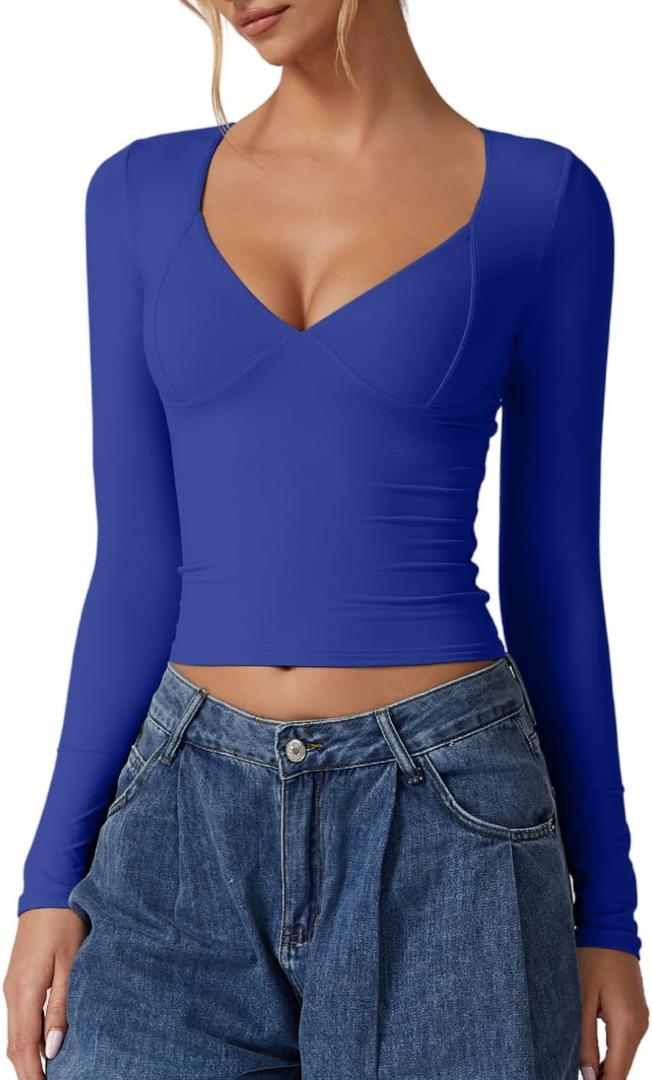 QINSEN Women's Long Sleeve V Neck T Shirts Double Lined Crop Top Seamed Cup Going Out Tops, Small
