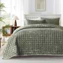 Grassix Velvet Quilt King Size - Luxe Olive Green Quilt Set, Lightweight Velvet Comforter Soft, Geometric Coverlet Bedspreads with 2 Shams, 3 Pieces, Perfect for House Warming Gift, All Season