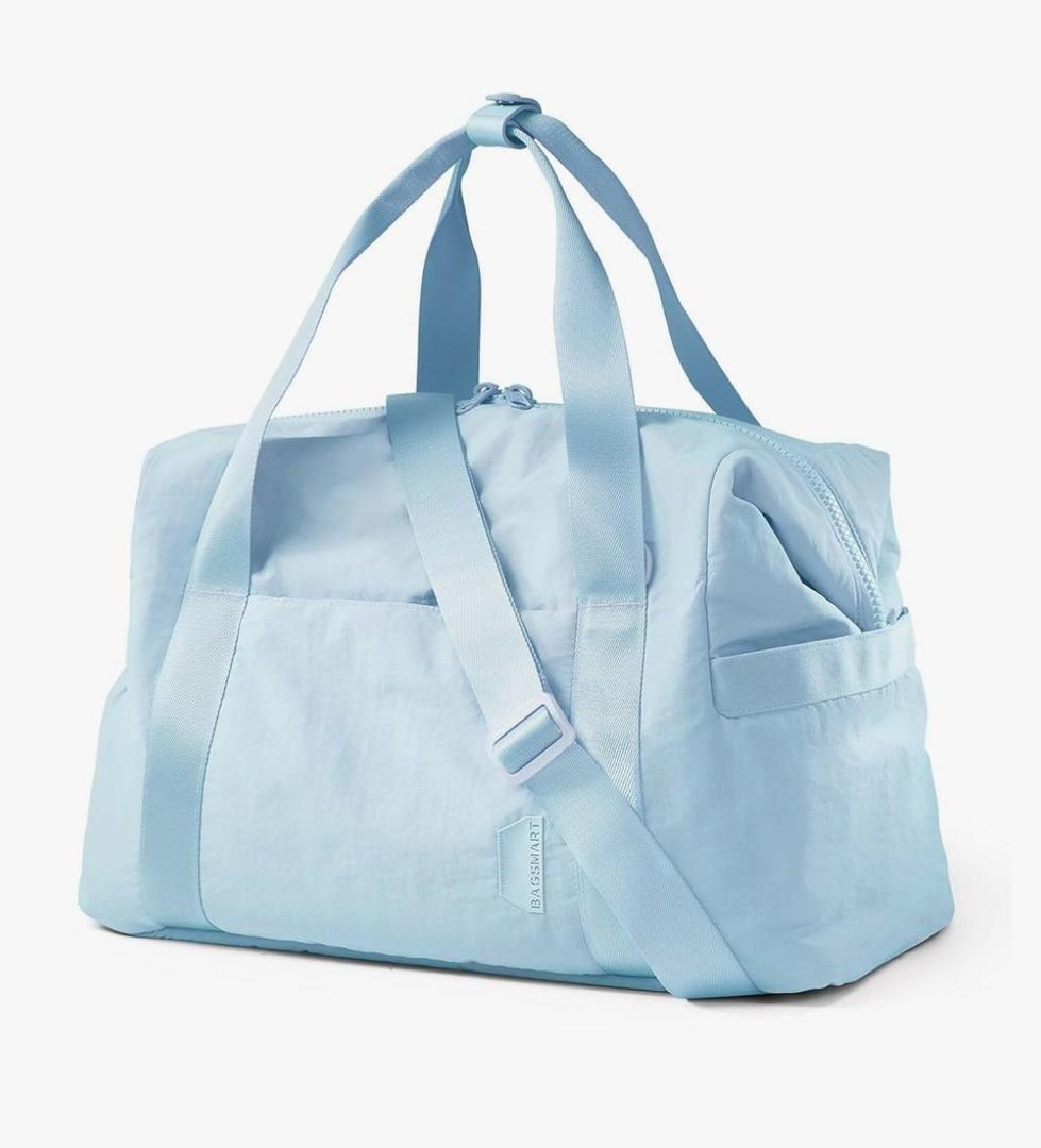 BAGSMART BAGSMART Gym Bag for Women, Carry on Weekender Overnight Bag, Travel Duffel Bags with Trolley Sleeve, Personal Item Travel Bag Tote Bag Workout Dance Bag(Light Blue,Medium)
