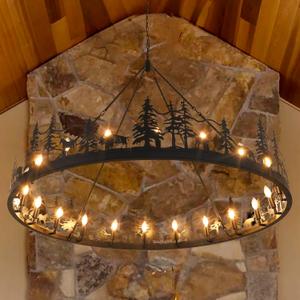 Wellmet Black Wagon Wheel Chandelier, Extra Large Rustic Wagon Wheel Pendant Light for Dining Room, Forest Wagon Wheel Chandelier for Living Room, Bedroom, Entryway, Hallway, Cafe, Bar 60''W