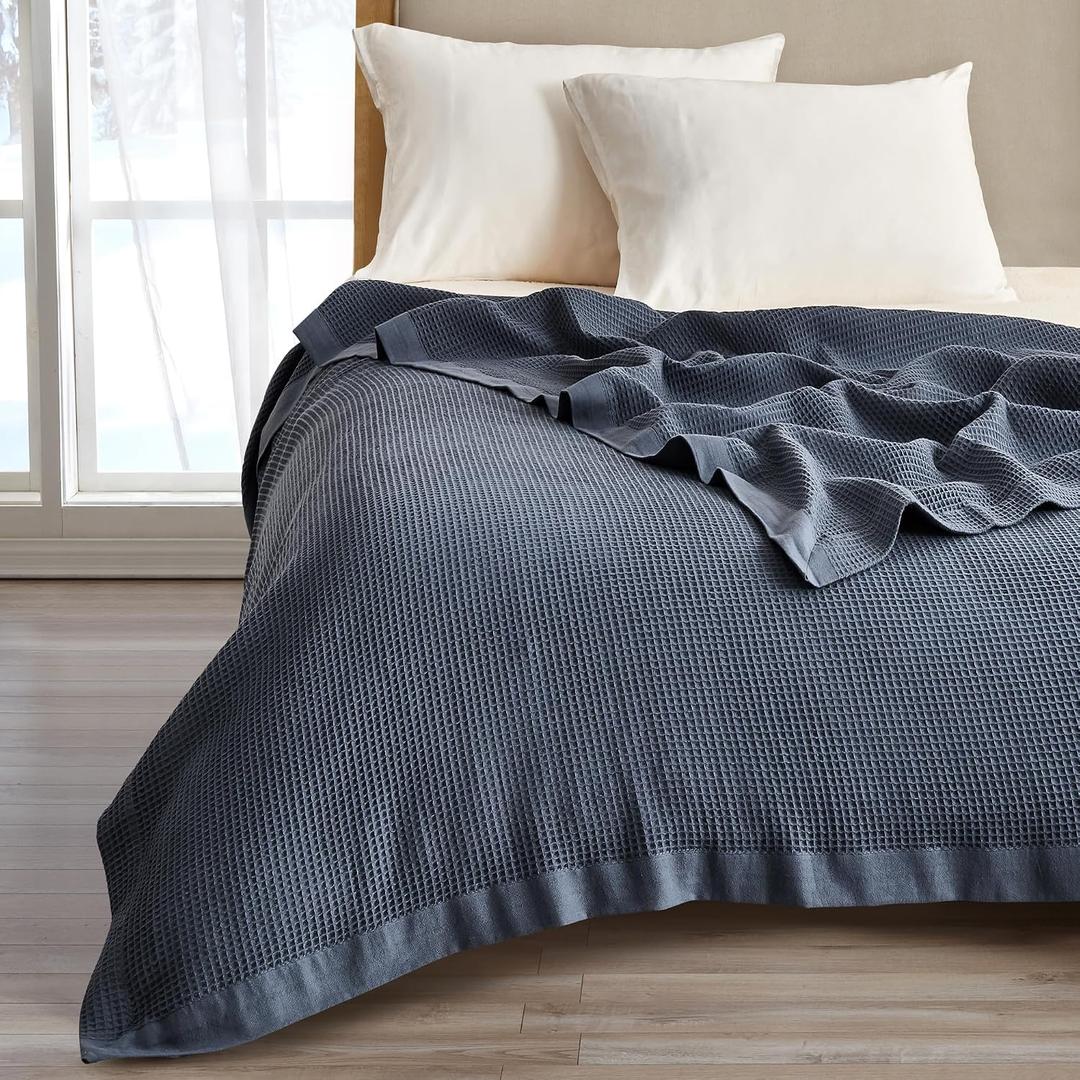 Great Bay Home 100% Cotton Blanket for King Size Bed | Lightweight and Breathable Waffle Weave Blankets for Summer & Spring | Versatile, Layering Navy Bed Blanket, Ocean Blue, 102x90 inches