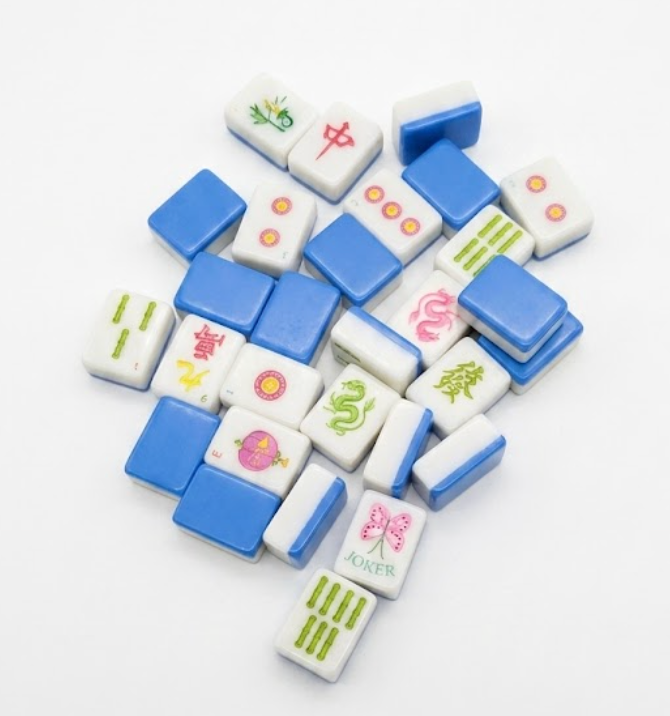 Soulchen American Mahjong Tiles Accessories Set 160 Pieces 1.2 Inches American Mahjong Tiles Game Set with Waterproof PVC Clear Zippered Storage Holder Bag for Game Lover Gift (Light Blue)