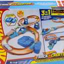 Hot Wheels Toy Car Track Set, Deluxe Building Box with Motorized Booster, 1:64 Scale Vehicle, Speed Snap Track, Boosted Jump Speedway