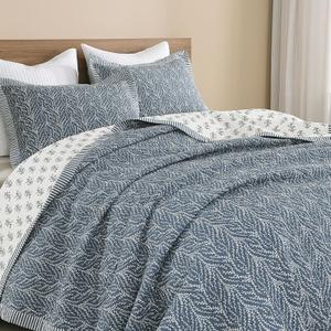 Finlonte Cotton Quilt King Size - 100% Cotton King Comforter Set, Botanical Chic Quilt Bedding Set, Lightweight Reversible Soft Quilted Bedspread for King Bed, Grayish-Blue/White, All Season, 3 Pieces