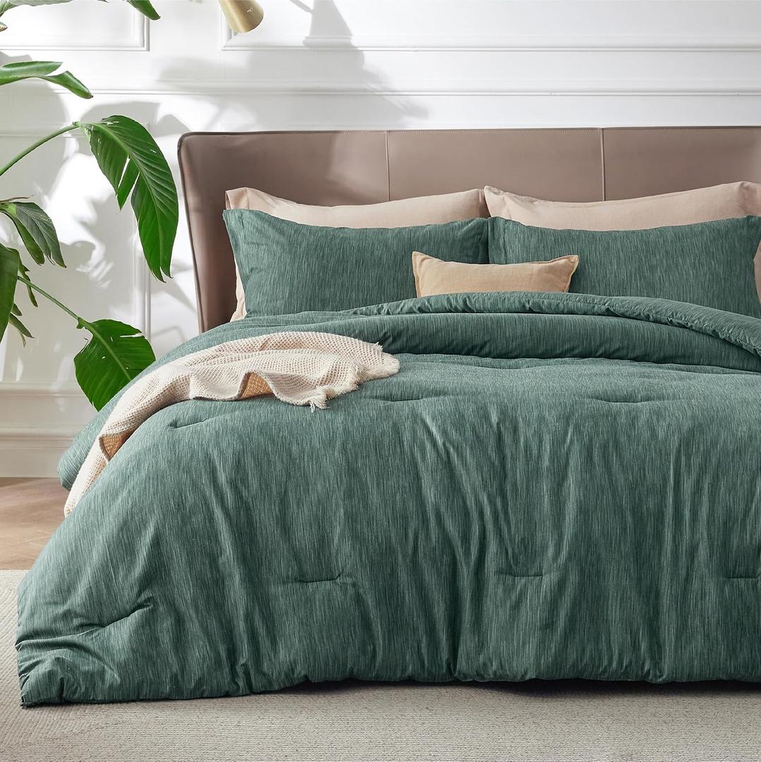 Bedsure Twin/Twin XL Comforter Set - Emerald Green Soft Bedding for All Seasons, Cationic Dyed Bed Set, 2 Pieces, 1 Twin Size Comforter (68"x88") and 1 Pillow Sham (20"x26"+2")