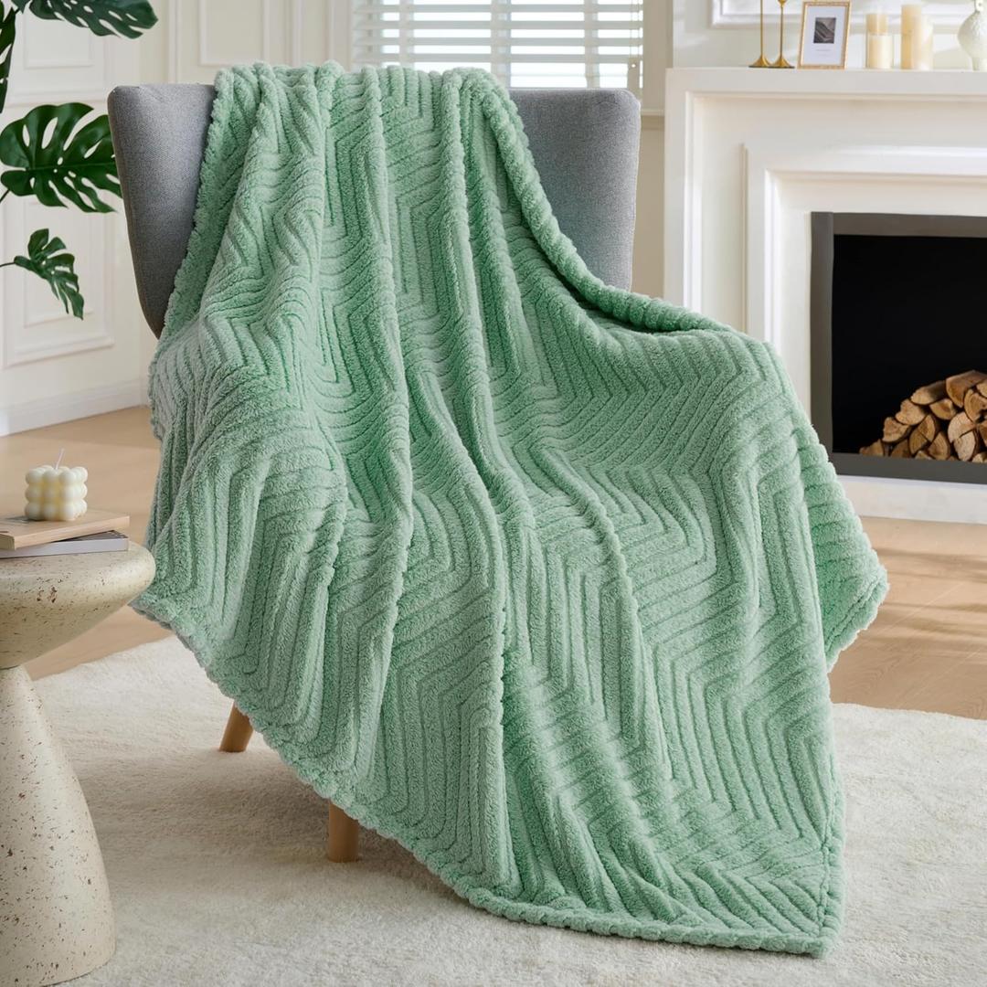Joiedomi Sage Green Throw Blanket for Couch, Soft & Warm Sage Green Fleece Blankets Gifts for Women Mom, Cozy Cute Soft Throw 50x60 Inches