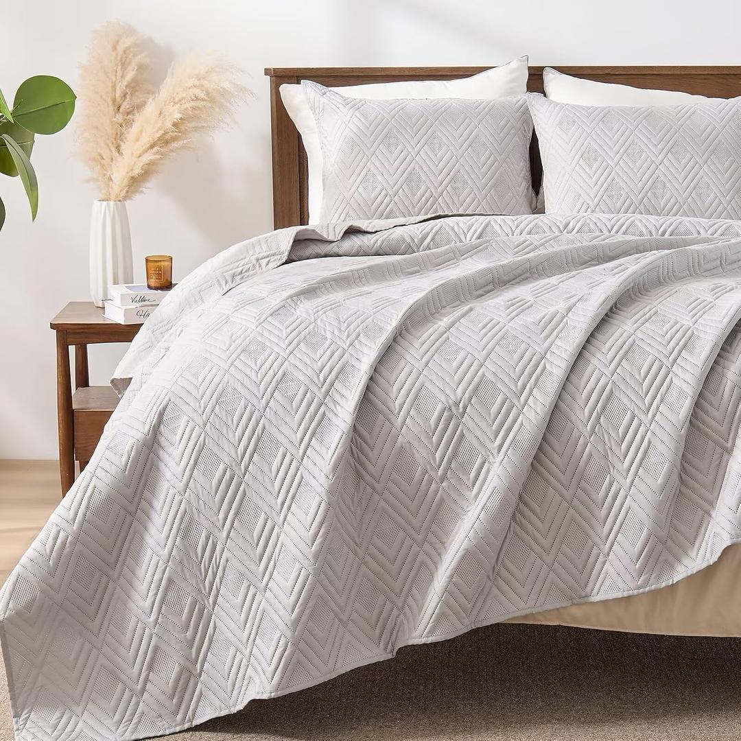 EMME Quilts King Size Bedding Sets, Light Grey Bedspread Soft Lightweight Pre-Washed Quilt, 3 Piece Cozy Reversible Microfiber Ultrasonic Coverlet with Pillow Sham (Diamond Pattern,106"x96")