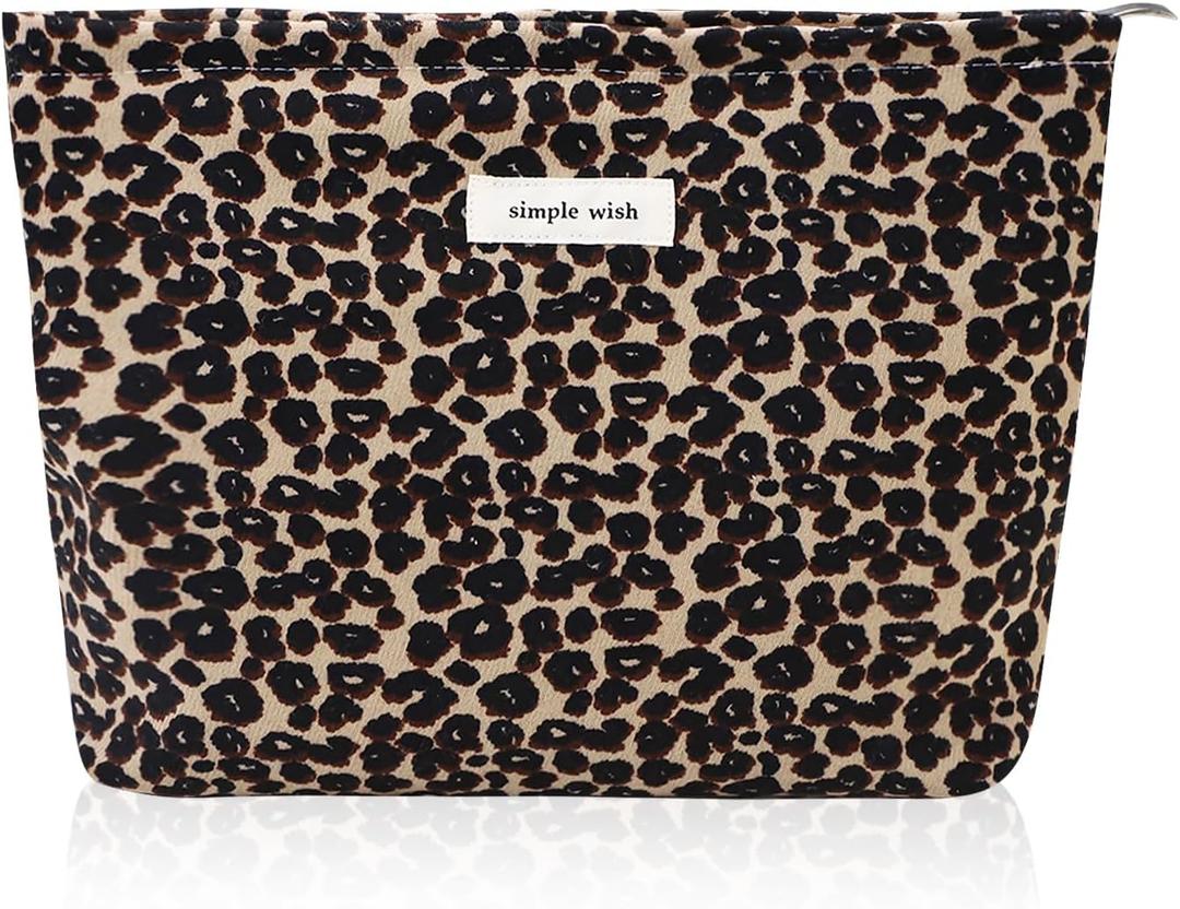 Wudygirl Leopard Makeup Bag Cosmetic Bag for Women and Girls Large Capacity Toiletry Bag Makeup Pouch Canvas Aesthetic Travel Makeup Bag Zipper Pouch (Leopard Print)
