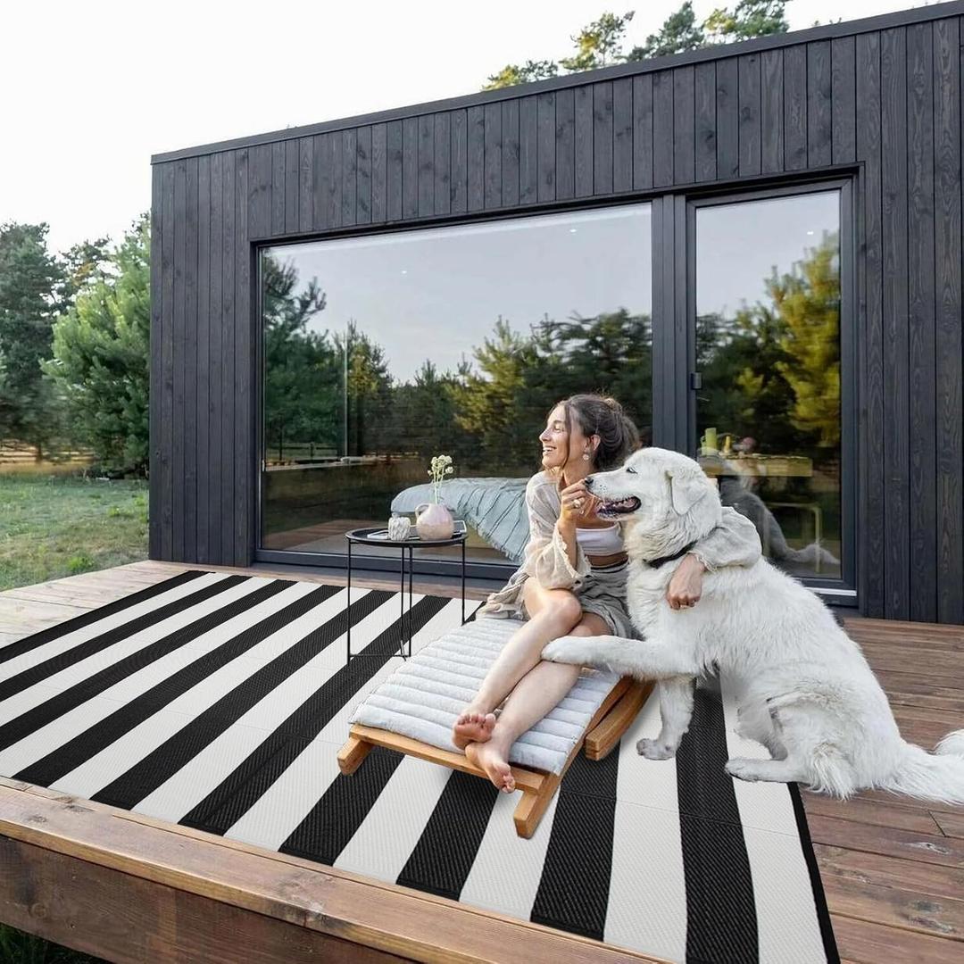 Outdoor Rug Waterproof 5 x 8 ft, Reversible Plastic Straw Rug for Patio, Large Outdoor Carpet for RV, Patio, Camping, Backyard, Deck, Picnic, Beach, Black & White