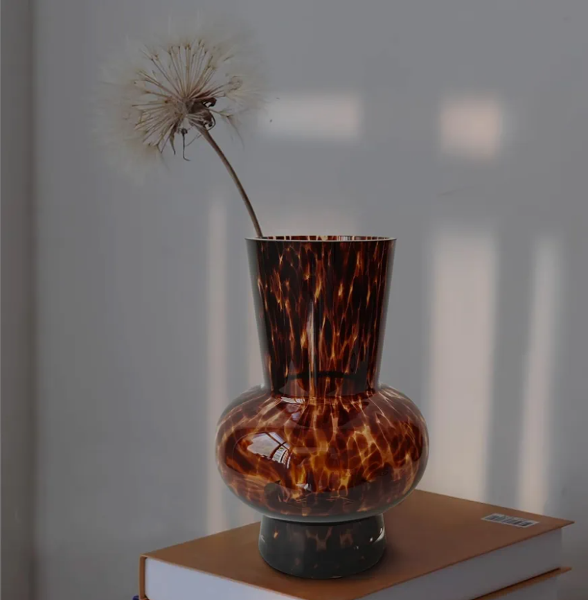 Pecfamly Brown Tortoise Shell Leopard Amber Glass Vase, Stockholm Leopard Cheetah Animal Print Room Bathroom Bedroom Home Decor Aesthetic