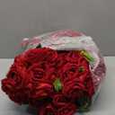 Wondrus Bulk Artificial Flowers 100 PCS, Fake Velvet Silk Red Roses with Long Stems Realistic Bouquet for Wedding Centerpieces, Faux Arrangement for Home Table Decor
