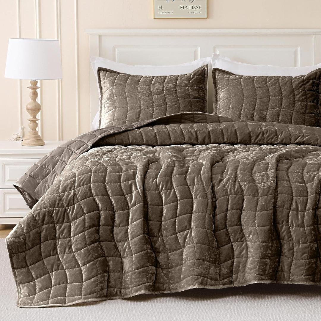 DOWNCOOL Velvet Quilt Set Queen Size, 3 Pieces Soft Lightweight Quilted Velvet Bedspread Coverlet Bedding with 2 Pillow Shams for All Season, Mocha Brown, Full/Queen