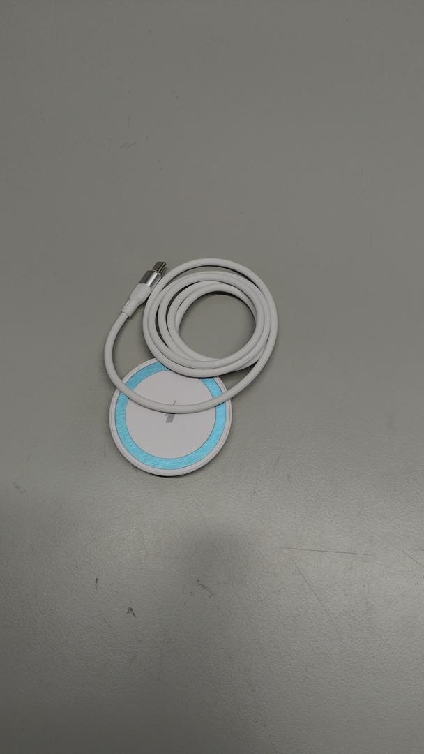 ZGear Adaptive Magnetic Wireless Pad With Kickstand