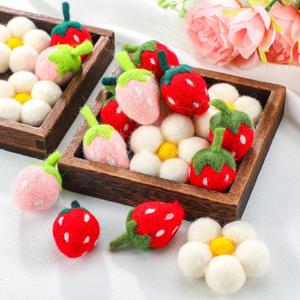SmoothNovelty 18 Pcs Felt Strawberry Decor Handmade Fake Mini Wool Felt Craft Plush Decoration Daisies Strawberries Bowl Fillers for Spring Summer Baby Shower Christmas Wedding Home Kitchen Decor Gift