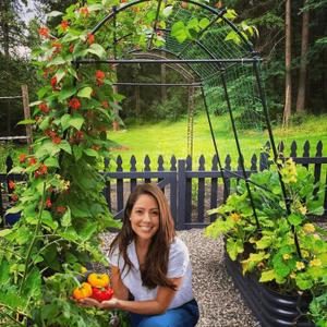 Garden Arch Trellis 7FT Extra Tall Polyethylene-Coated Stainless Steel Garden Trellis for Climbing Plants Outdoor Garden Trellis Arch for Cucumber Trellis, Gardening Trellis with Clips Trellis Netting
