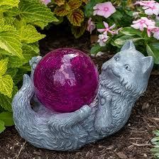 Solar Garden Outdoor Statues Cat Holding Magic Orb with Solar LED Lights - Lawn Decor Outdoor Statue for Patio, Balcony, Yard Ornament,Unique Gifts for Mom Grandma