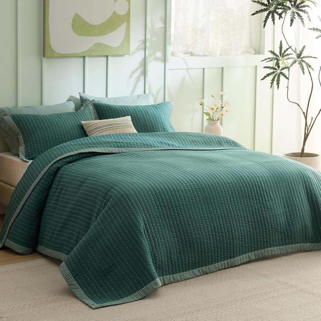 Bedsure Dark Green Quilts Twin Size - Twin Quilt Bedding Set Bedspread Coverlet, Lightweight Corduroy Pattern Bedspread, 2-Piece Set with 68"x86" Coverlet & 1 Pillow Sham, All-Season Soft Microfiber