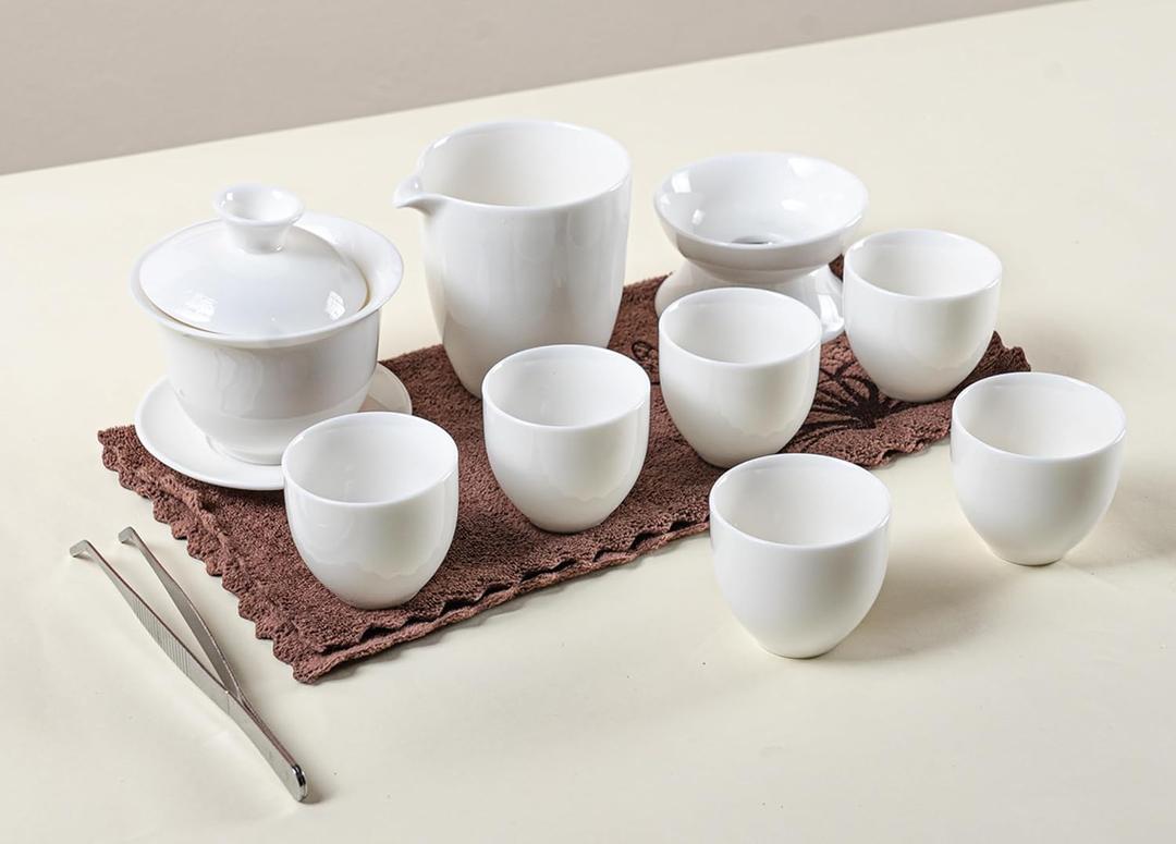 Gaiwan Tea Set,Home Chinese Traditional Gongfu Tea Set,Portable
White Ceramic Tea Sets a Gaiwan,a Serving Splitter,a Tea Towel,and a Tea Tongs,6 Teacups