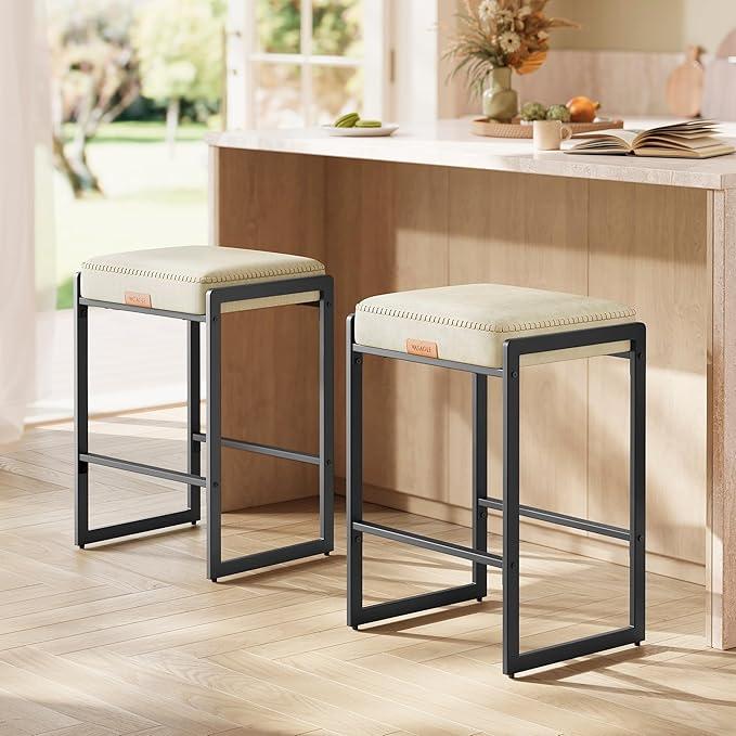 VASAGLE Bar Stools Set of 2, Counter Height, PU Leather, 26-Inch
Mid-Century Modern Bar Stool with Stitching, Kitchen, Home Bar, Dining Room, Cream White, EKHO Collection ULBC086W01