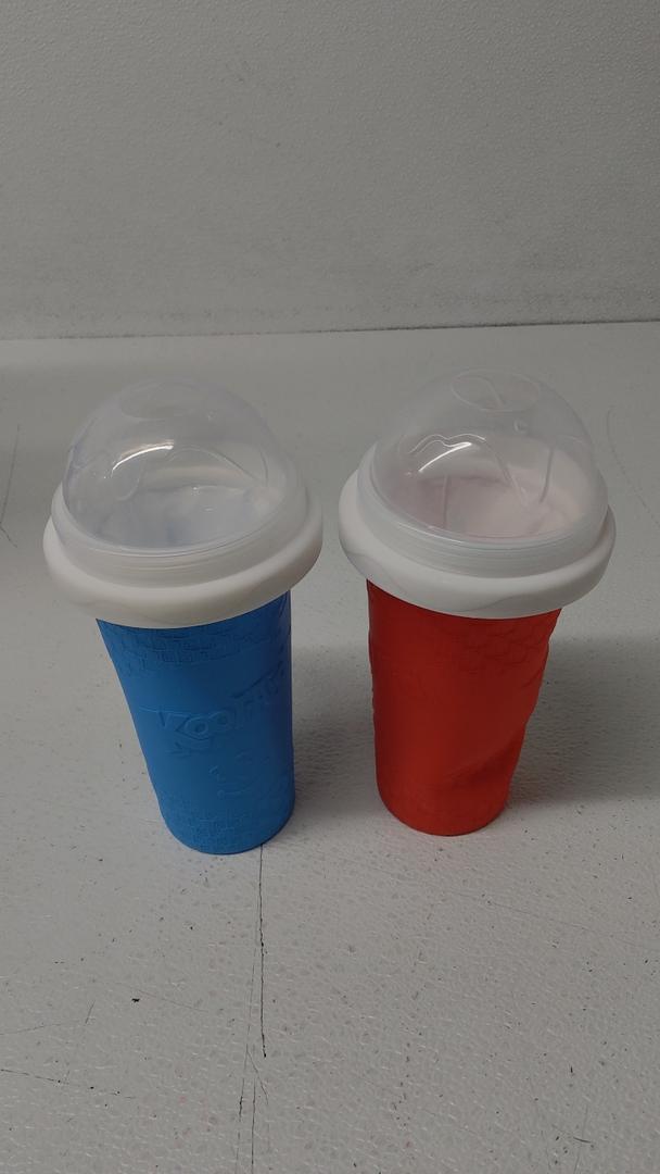 Kool-Aid "PAQUET DE 2 GOBELET À PRESSER" (2-pack squeeze cup) set