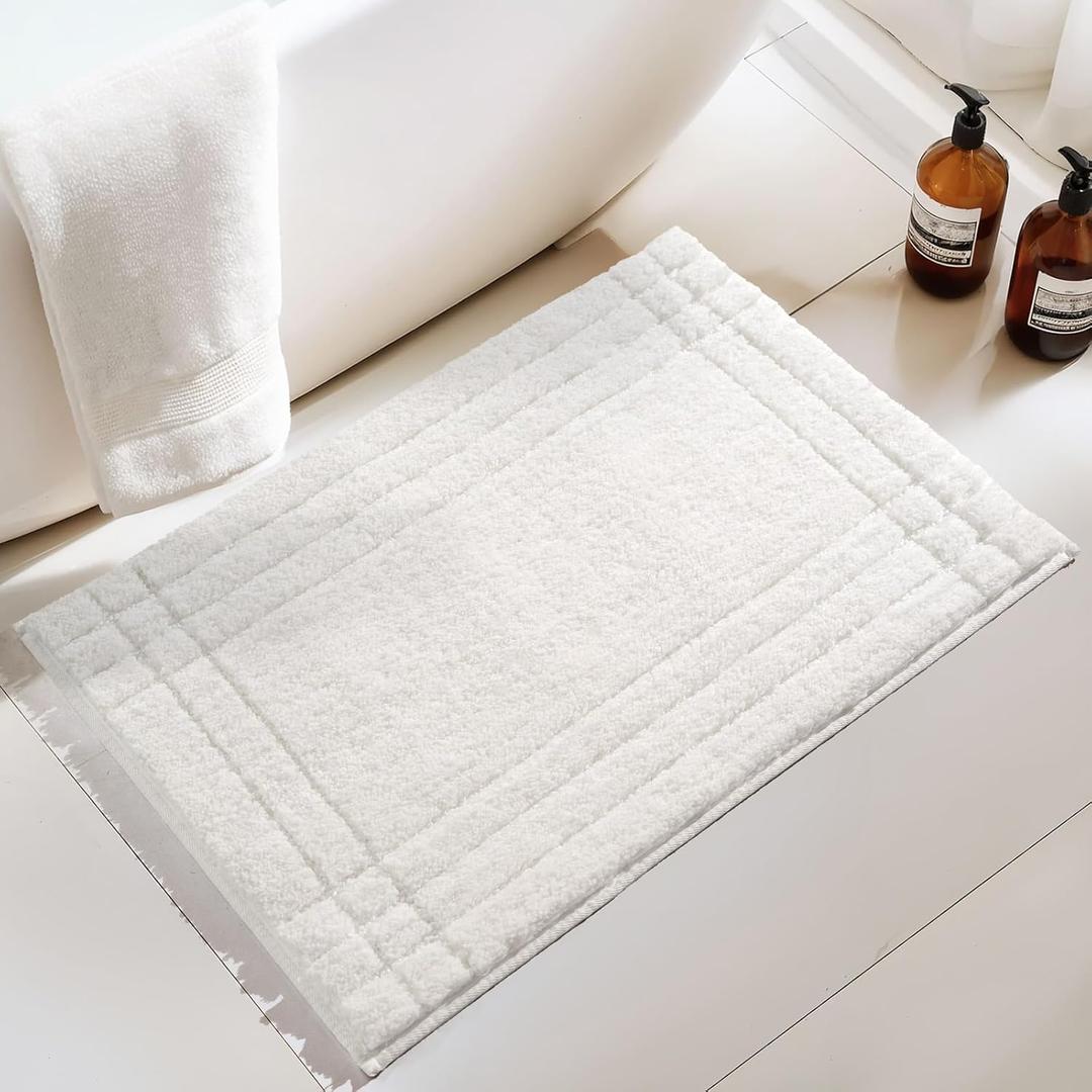 White Bathroom Rugs, Small Bath Mats for Bathroom Non-Slip, Soft Plush Shaggy Washable Bath Rug for Tub and Shower, 18x24