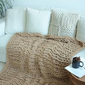 Chenille Chunky Knit Blanket Throw （39×39 Inch）, Handmade Warm & Cozy Blanket Couch, Bed, Home Decor, Soft Breathable Fleece Banket, Christmas Thick and Giant Yarn Throws, Khaki